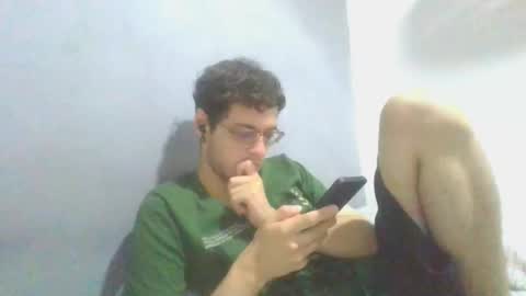 Snapshot of andres129494 chatting on 11/11/25, 02:44 andres129494 online show from 11/11/25, 02:44