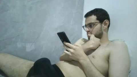 Snapshot of andres129494 chatting on 05/02/26, 08:03 andres129494 online show from 05/02/26, 08:03