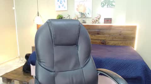 IM ANDRES online show from 11/30/25, 01:37