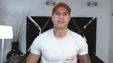 insta andres clark  online show from 02/22/25, 05:57