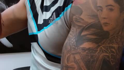 insta andres clark  online show from 02/26/25, 06:54