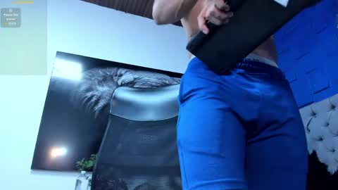 insta andres clark  online show from 04/15/26, 03:52