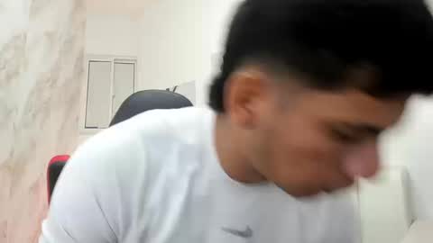 Snapshot of andres_stud chatting on 09/17/25, 04:47 andres_stud online show from 09/17/25, 04:47