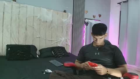 Snapshot of andres_stud chatting on 10/12/25, 04:44 andres_stud online show from 10/12/25, 04:44