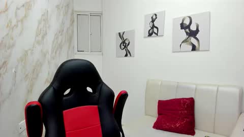 Snapshot of andres_stud chatting on 10/15/25, 04:23 andres_stud online show from 10/15/25, 04:23