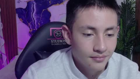 andres_tay online show from 05/25/26, 02:17