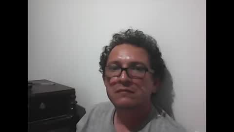 Snapshot of andresfloga chatting on 10/18/25, 04:59 andresfloga online show from 10/18/25, 04:59