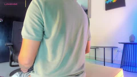 Snapshot of andresmer_ chatting on 06/07/26, 07:34 Andres online show from 06/07/26, 07:34