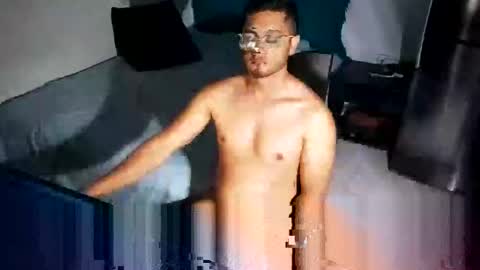 Snapshot of andresvergon85 chatting on 01/20/25, 04:32 andresvergon85 online show from 01/20/25, 04:32