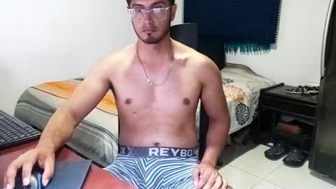 Snapshot of andresvergon85 chatting on 03/09/25, 03:32 andresvergon85 online show from 03/09/25, 03:32
