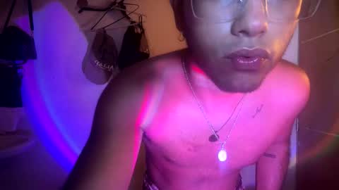 Snapshot of andreswhite_shotoflust chatting on 05/05/26, 01:57 andreswhite_shotoflust online show from 05/05/26, 01:57