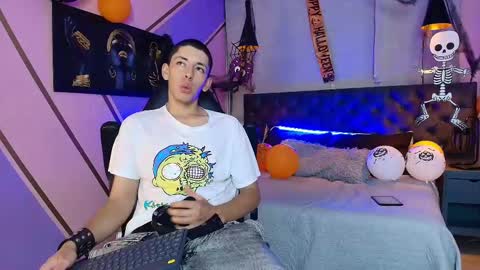 Snapshot of andreuw_wolf chatting on 10/31/25, 03:29 Andreuw Wolf online show from 10/31/25, 03:29