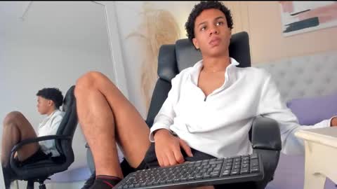 Snapshot of andrew_burnss chatting on 11/12/25, 02:50 andrew_burnss online show from 11/12/25, 02:50