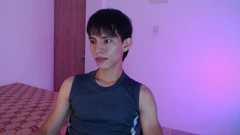Snapshot of andrew_courtz chatting on 04/25/26, 06:16 Andrew Courtz online show from 04/25/26, 06:16