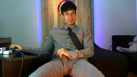 Andrew online show from 11/25/25, 02:44