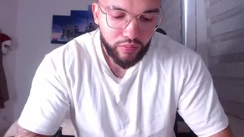 andrew_holden__ online show from 11/20/25, 09:47