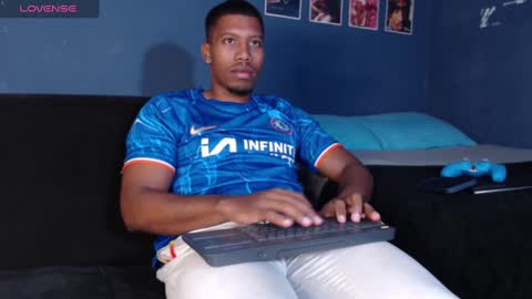 Snapshot of andrew_hoult chatting on 02/18/25, 02:38 Andrew online show from 02/18/25, 02:38