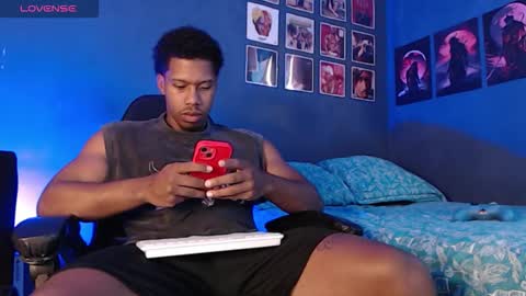 Snapshot of andrew_hoult chatting on 10/28/25, 04:31 Andrew online show from 10/28/25, 04:31