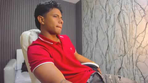 Snapshot of andrew_myersx chatting on 01/08/26, 01:41 ANDREW online show from 01/08/26, 01:41