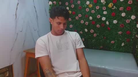 Snapshot of andrew_myersx chatting on 01/09/26, 01:41 ANDREW online show from 01/09/26, 01:41