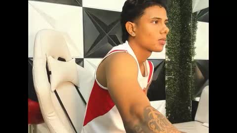 Snapshot of andrew_myersx chatting on 01/10/26, 02:24 ANDREW online show from 01/10/26, 02:24