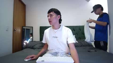 Snapshot of andrew_restrepo chatting on 09/23/25, 01:41 andrew restrepo online show from 09/23/25, 01:41