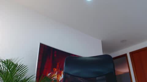 Snapshot of andrew_west_ chatting on 12/03/24, 04:17 ANDREW WEST online show from 12/03/24, 04:17