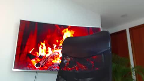 Snapshot of andrew_west_ chatting on 12/14/24, 01:28 ANDREW WEST online show from 12/14/24, 01:28