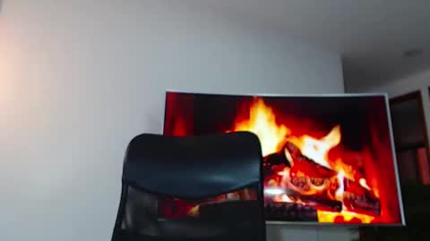 Snapshot of andrew_west_ chatting on 12/28/24, 10:23 ANDREW WEST online show from 12/28/24, 10:23