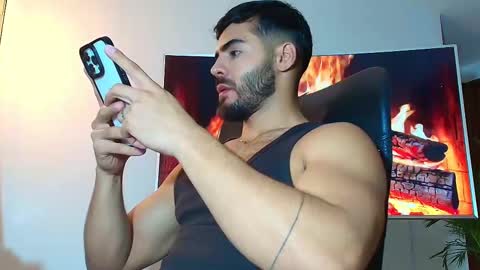Snapshot of andrew_west_ chatting on 02/25/25, 11:44 ANDREW WEST online show from 02/25/25, 11:44