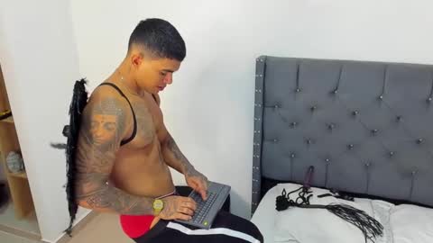 Snapshot of andrewadans02 chatting on 10/31/25, 11:50 andrew online show from 10/31/25, 11:50