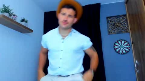 Snapshot of andrewdiaz_ chatting on 05/27/26, 05:59 Andrew Diaz online show from 05/27/26, 05:59