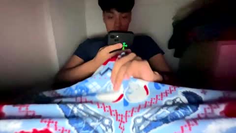 Snapshot of andrewhdez chatting on 01/30/25, 04:58 Andrew online show from 01/30/25, 04:58