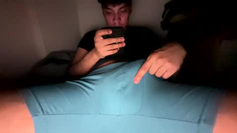 Snapshot of andrewhdez chatting on 02/10/25, 04:41 Andrew online show from 02/10/25, 04:41