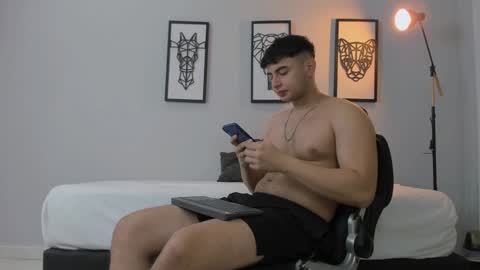 Andrewlamar21 online show from 01/04/25, 01:42