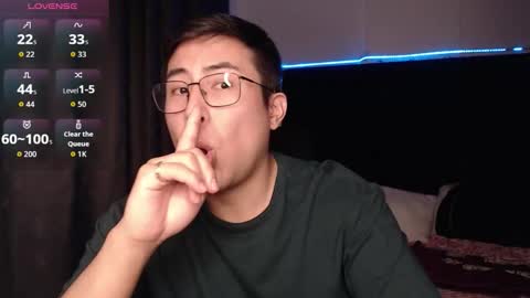 andrewmhilton_ online show from 02/15/26, 06:43