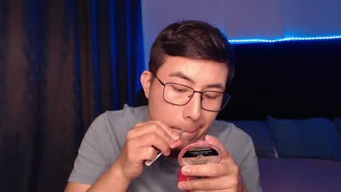 andrewmhilton_ online show from 04/07/26, 06:14