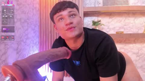 Snapshot of andrewpeach chatting on 09/18/25, 09:50 Andrew online show from 09/18/25, 09:50