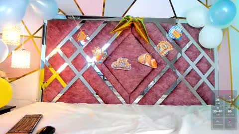 Snapshot of andrewpeach chatting on 09/28/25, 05:35 Andrew online show from 09/28/25, 05:35