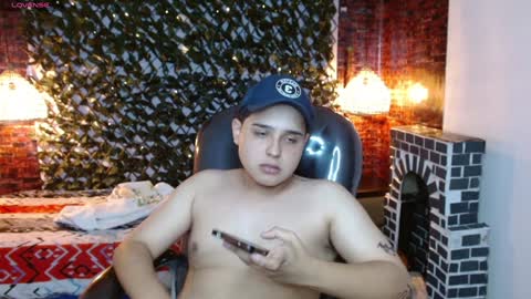 Snapshot of andrewsmile_ chatting on 01/13/25, 08:15 ANDREW online show from 01/13/25, 08:15