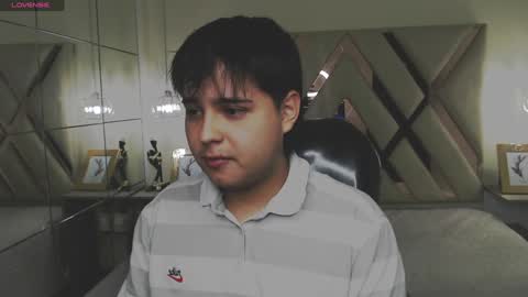 Snapshot of andrewsmile_ chatting on 01/24/25, 01:03 ANDREW online show from 01/24/25, 01:03