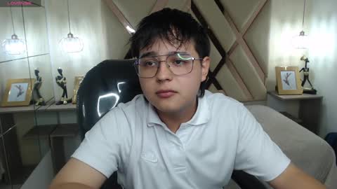 Snapshot of andrewsmile_ chatting on 01/26/25, 03:25 ANDREW online show from 01/26/25, 03:25