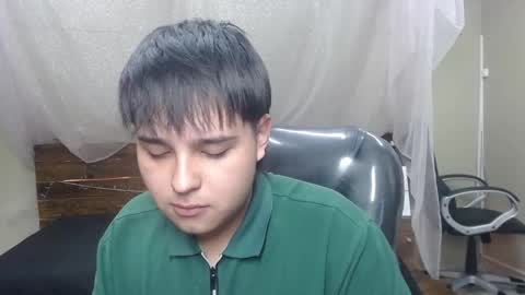 Snapshot of andrewsmile_ chatting on 02/02/25, 12:57 ANDREW online show from 02/02/25, 12:57