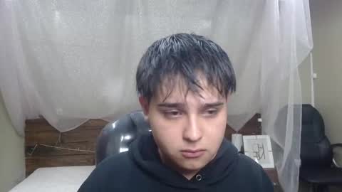 Snapshot of andrewsmile_ chatting on 02/05/25, 12:06 ANDREW online show from 02/05/25, 12:06