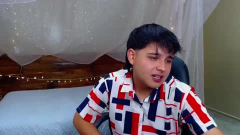 Snapshot of andrewsmile_ chatting on 03/10/25, 12:26 ANDREW online show from 03/10/25, 12:26