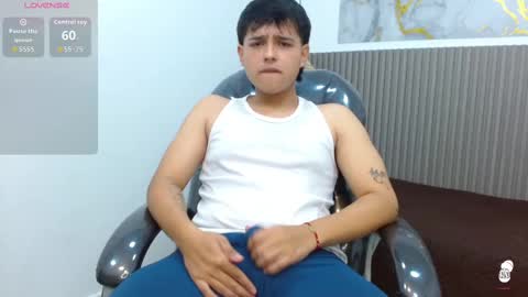 Snapshot of andrewsmile_ chatting on 09/09/25, 02:05 ANDREW online show from 09/09/25, 02:05