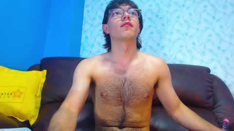 Snapshot of andreww_whitee chatting on 02/16/25, 02:42 AndreW White online show from 02/16/25, 02:42