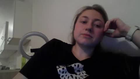 Snapshot of andriana1212 chatting on 12/21/25, 04:14 andriana1212 online show from 12/21/25, 04:14