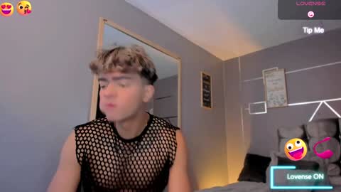 Snapshot of andrius_24 chatting on 02/05/25, 01:00 online show from 02/05/25, 01:00