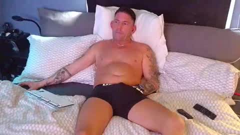 Snapshot of andrjoer chatting on 10/29/25, 09:33 andrjoer online show from 10/29/25, 09:33